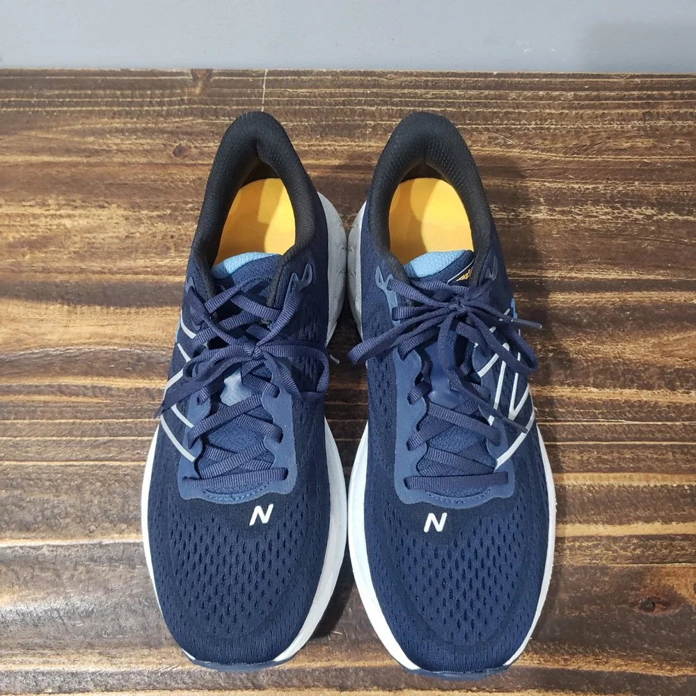 New Balance mens size